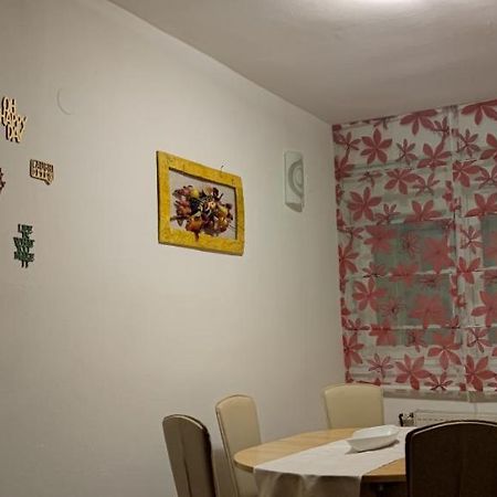 Carpe Diem Gospić Buitenkant foto