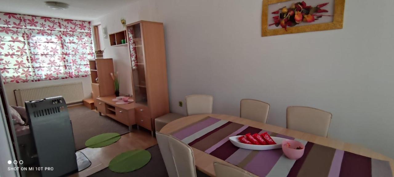 Carpe Diem Gospić Buitenkant foto